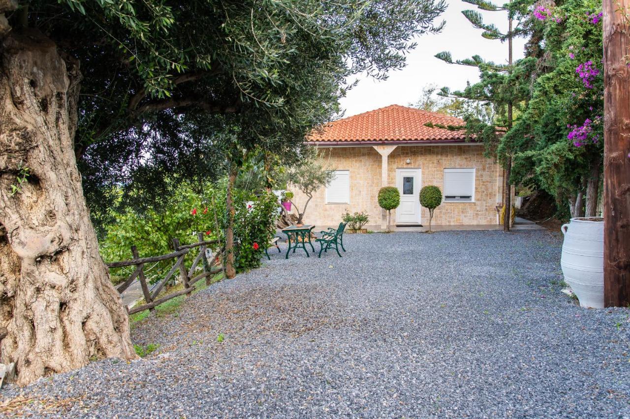 Chic & Spacious House In Rodia Heraklion 外观 照片