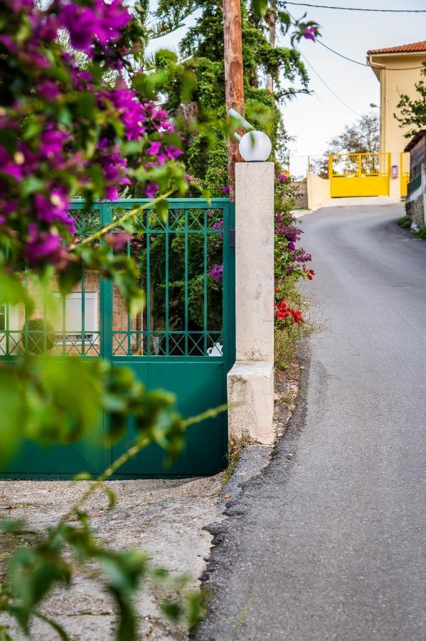 Chic & Spacious House In Rodia Heraklion 外观 照片